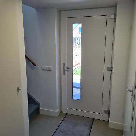 76 Op Recreatiepark De Wielen Vila