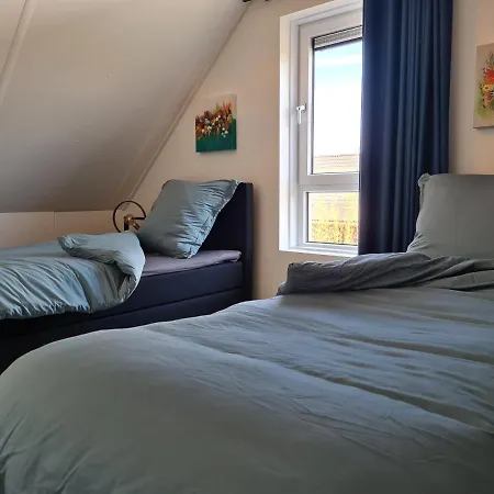 Villa 76 Op Recreatiepark De Wielen Sint Maarten