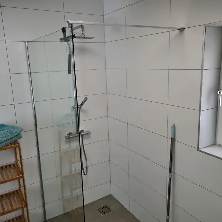 Vila 76 Op Recreatiepark De Wielen Sint Maarten