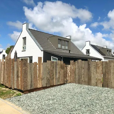 76 Op Recreatiepark De Wielen *