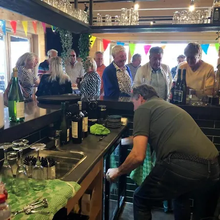 76 Op Recreatiepark De Wielen *