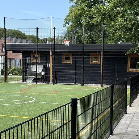 76 Op Recreatiepark De Wielen *