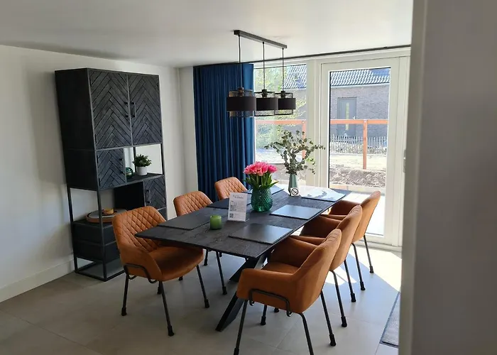 76 Op Recreatiepark De Wielen Villa