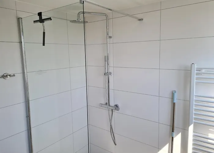 76 Op Recreatiepark De Wielen Villa