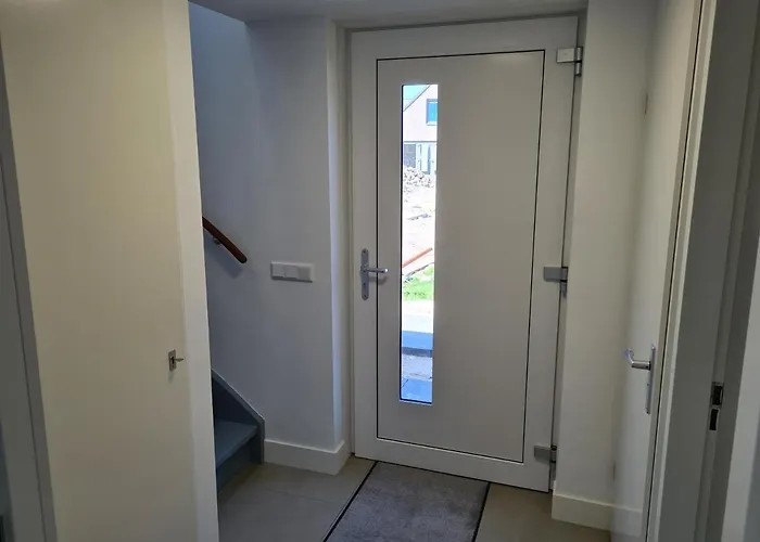 76 Op Recreatiepark De Wielen Villa