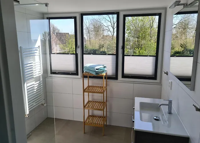 76 Op Recreatiepark De Wielen Villa *