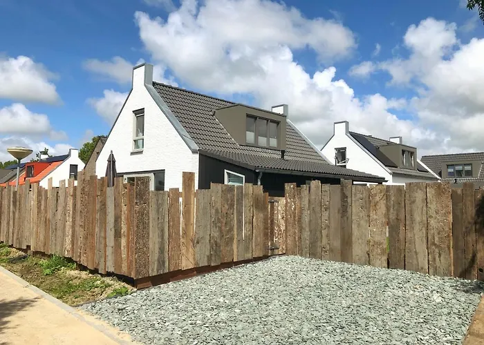 76 Op Recreatiepark De Wielen *